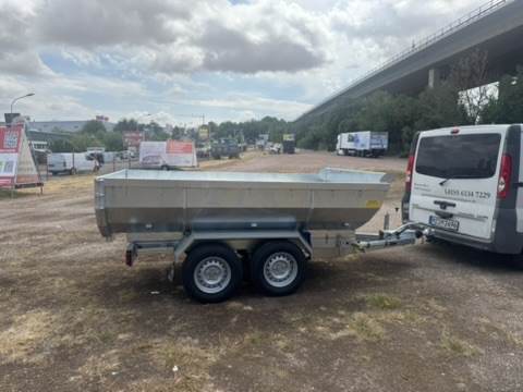 Muldenkipper-Anhänger Blyss MK3530EPP, seitliche Ansicht, mietbar in Alzey